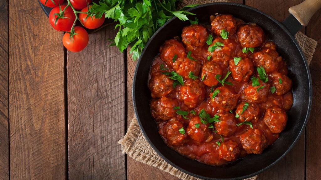 Essa receita de almôndega ao molho está conquistando até chef