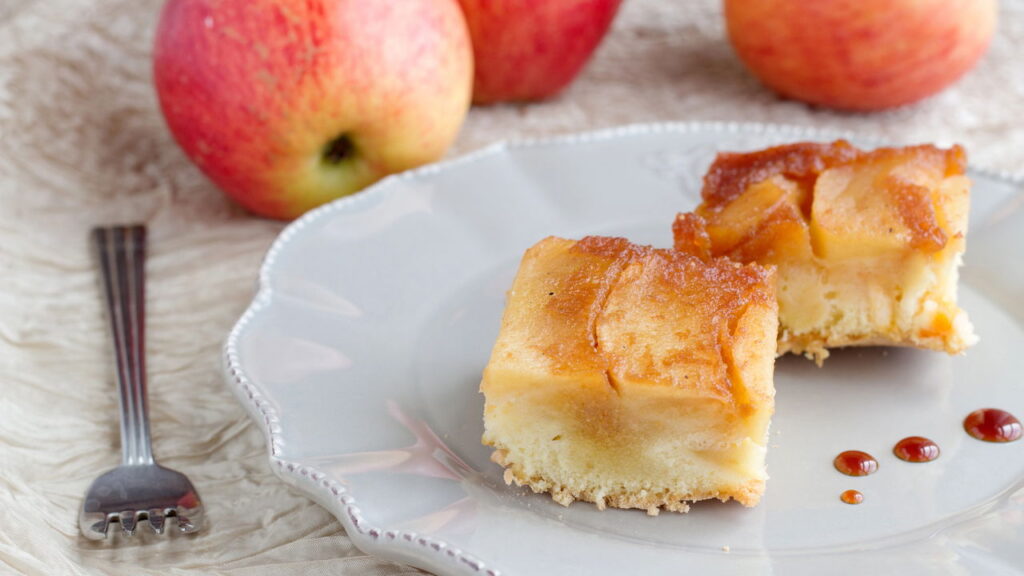 Esse bolo de maçã sem glúten é leve, fofinho e viciante