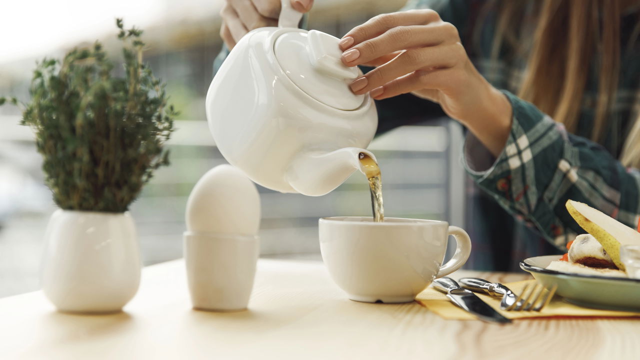 Remédio caseiro infalível para limpar o seu intestino, basta misturar essas duas coisas na água e beber à noite