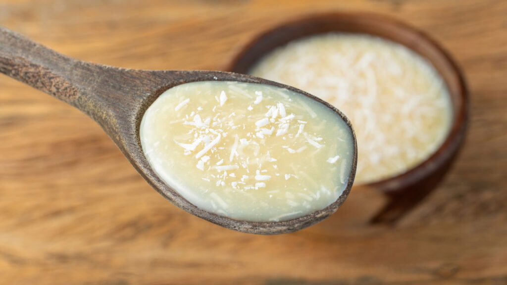 A melhor receita de cocada com leite condensado para fazer em casa
