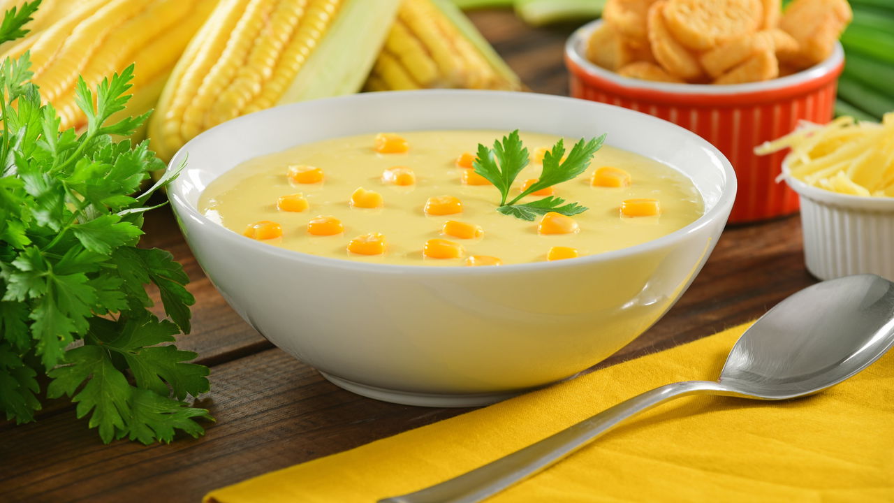 4 formas de servir creme de milho e impressionar à mesa