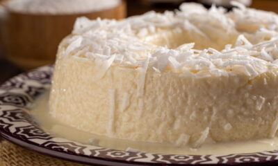 Bolo de tapioca gelado! A sobremesa que não vai ao forno e conquista o brasil!
