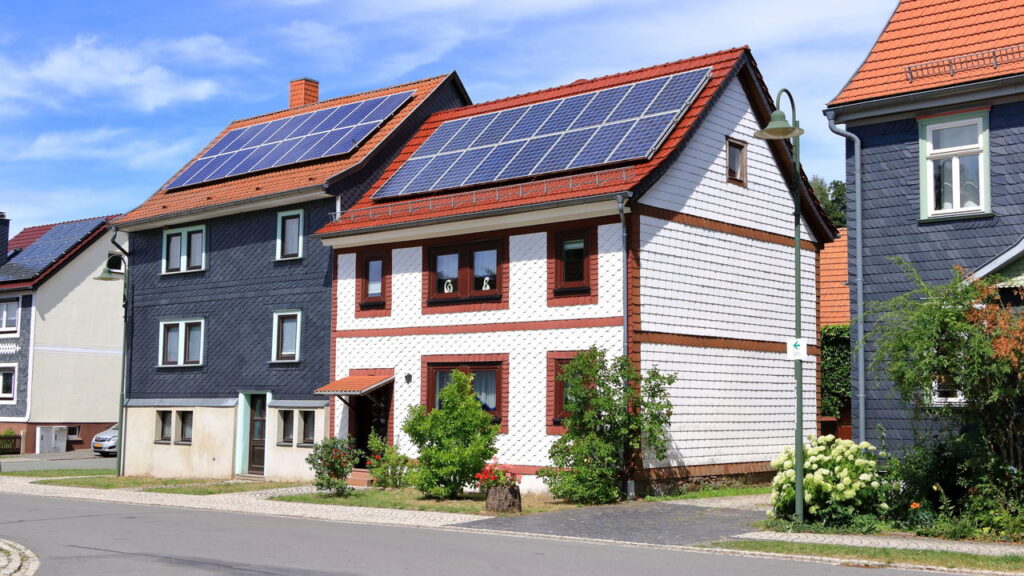 Fachadas de casas que estão bombando em 2025