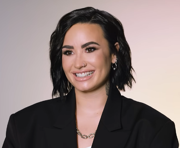 Demi Lovato: “Eu aprendi a me amar do jeito que eu sou.”