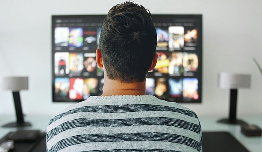 Assistir desenhos da infância pode ajudar a aliviar a fadiga mental, segundo a psicologia