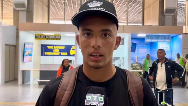 Jordan Barrera chega ao Rio de Janeiro para se apresentar ao Botafogo