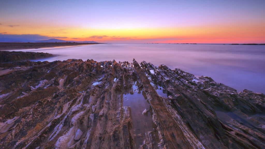 Por trás das águas calmas os maiores lagos do mundo revelam histórias surpreendentes