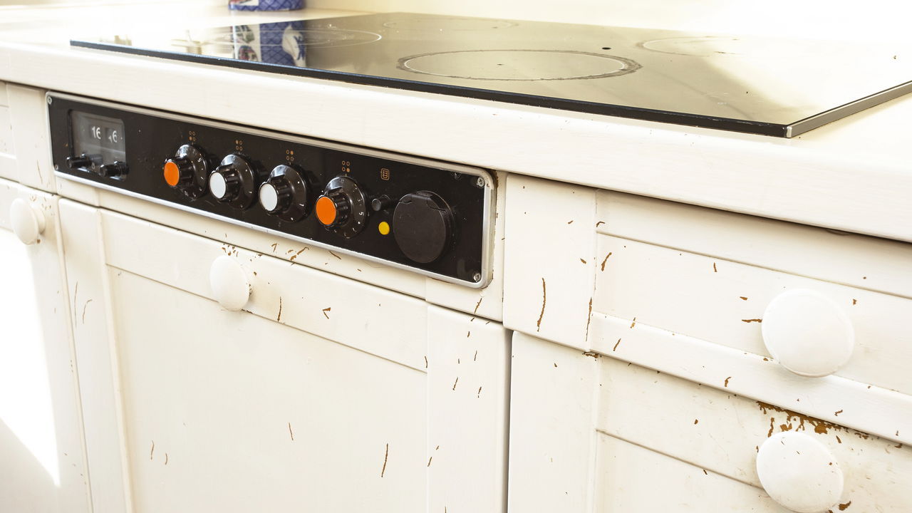 Camada de gordura no armário sai com isso que você tem