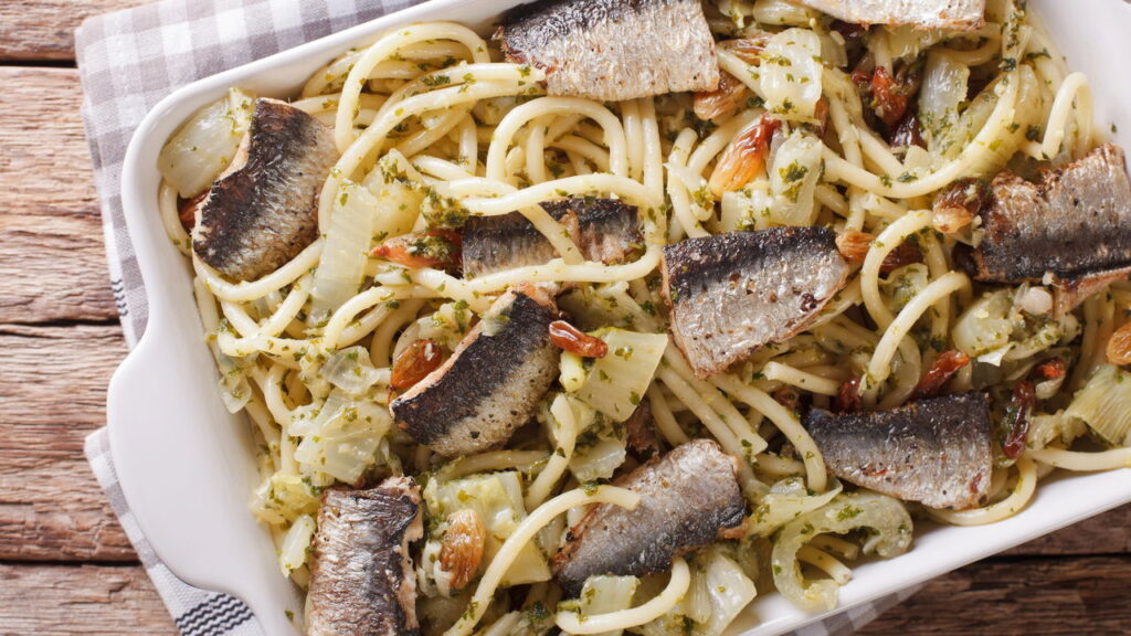 Macarrão com sardinha que parece receita de chef
