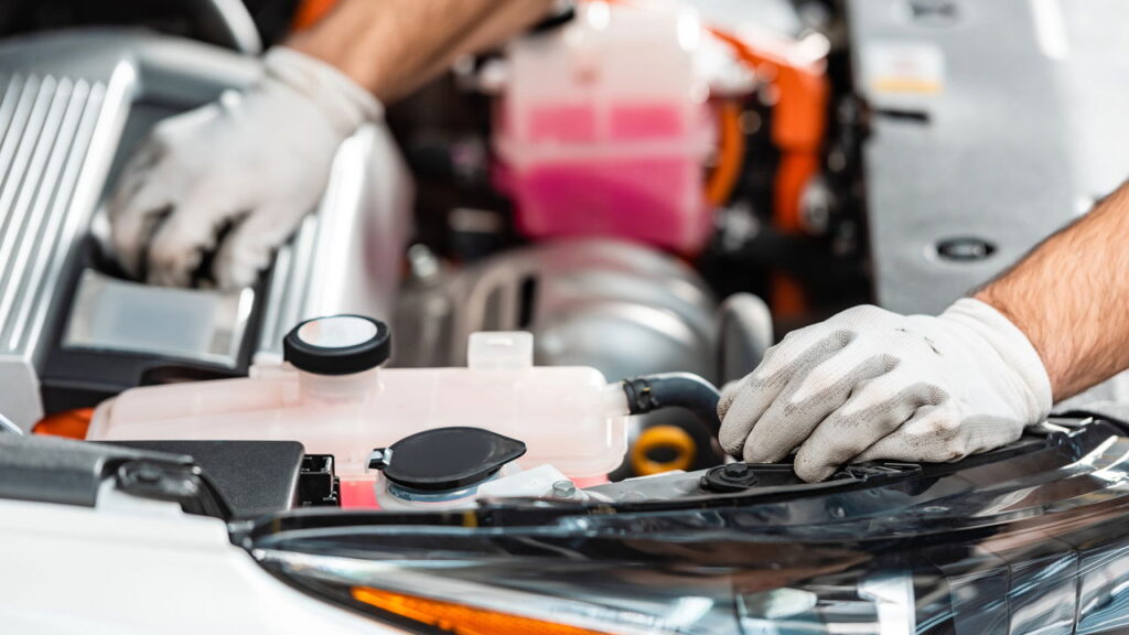Esse é o melhor momento para trocar o óleo do seu carro antes que seja tarde