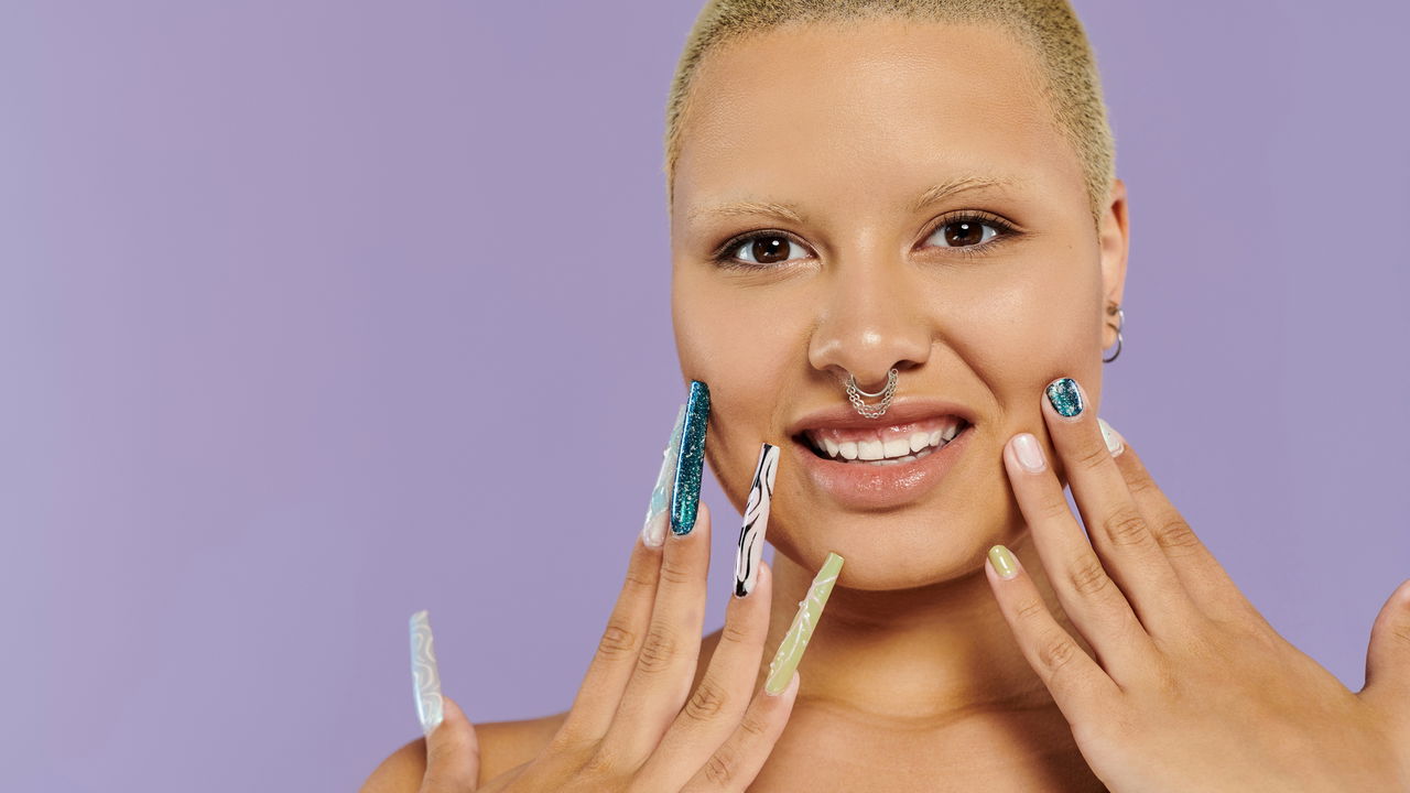 Tendências de unhas inverno 2025 elevam o visual casual