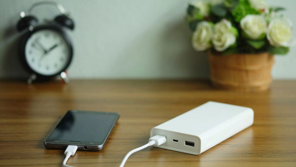 Carregadores portáteis com potência absurda que cabem no bolso