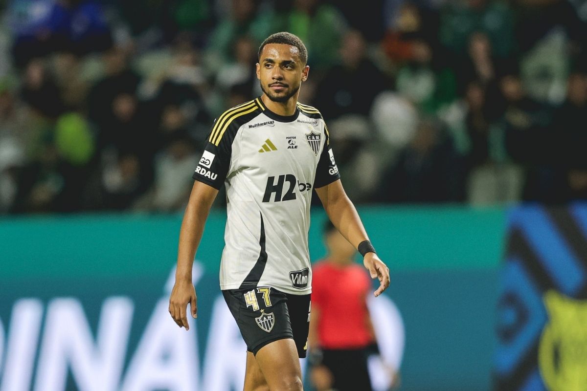 Zagueiro do Atlético Rômulo