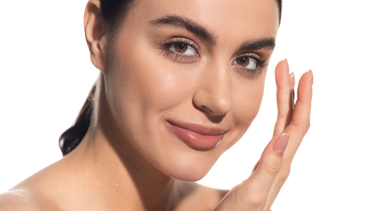 O truque natural que deixa suas sobrancelhas mais grossas