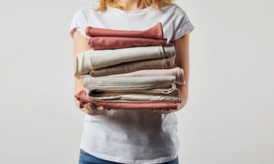 Como consumir menos roupas e manter o estilo em alta