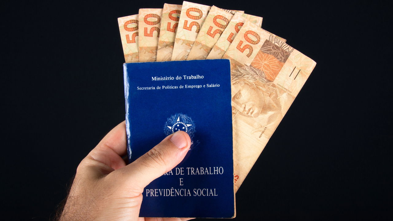 Orçamento 2025 prevê salário mínimo maior mas com desafio fiscal