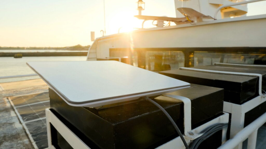 Starlink agora funciona até em movimento com nova antena portátil
