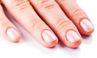 Nail art para unhas curtas com efeito luxuoso e fácil de fazer