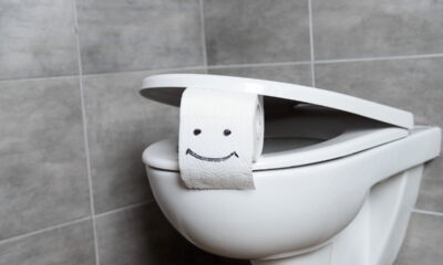 Truque barato para limpar vaso sanitário sem produto químico