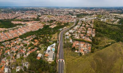 Cidade onde Coca-Cola fez fábrica e chocolate virou fazenda que todo mundo quer visitar