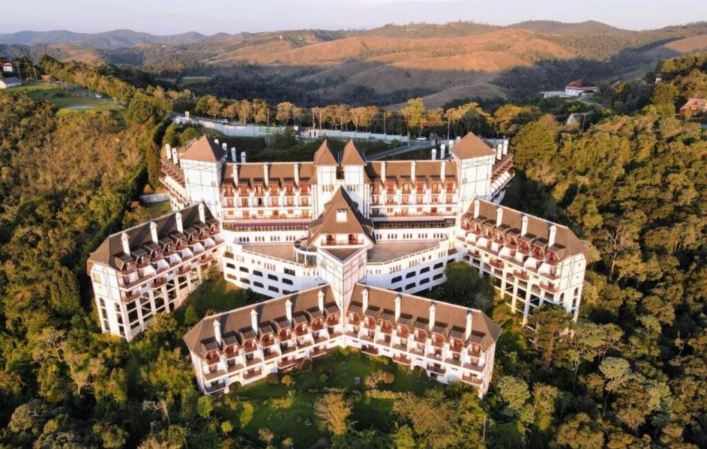 A cidade brasileira com um castelo medieval