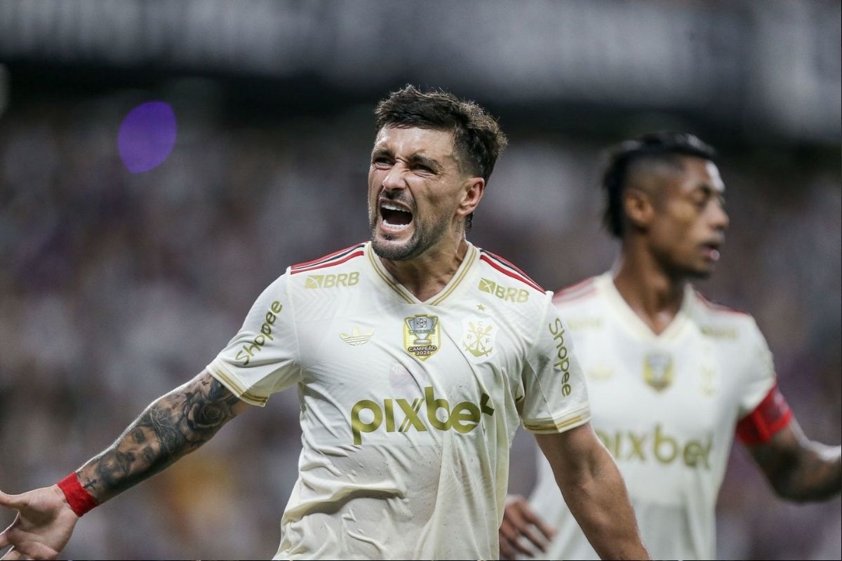 Arrascaeta em campo pelo Flamengo