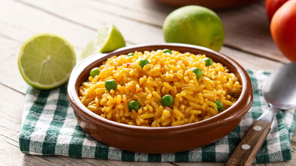 Arroz mexicano picante com pimenta calabresa e milho doce
