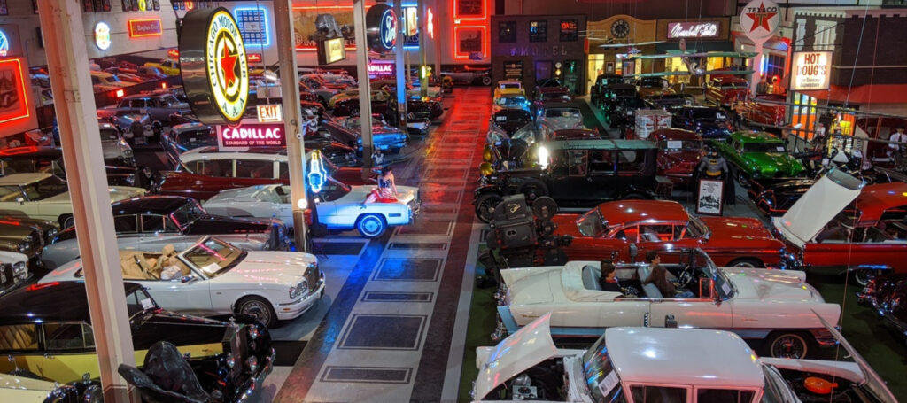 Museu famoso fecha e mais de 300 carros raros serão leiloados