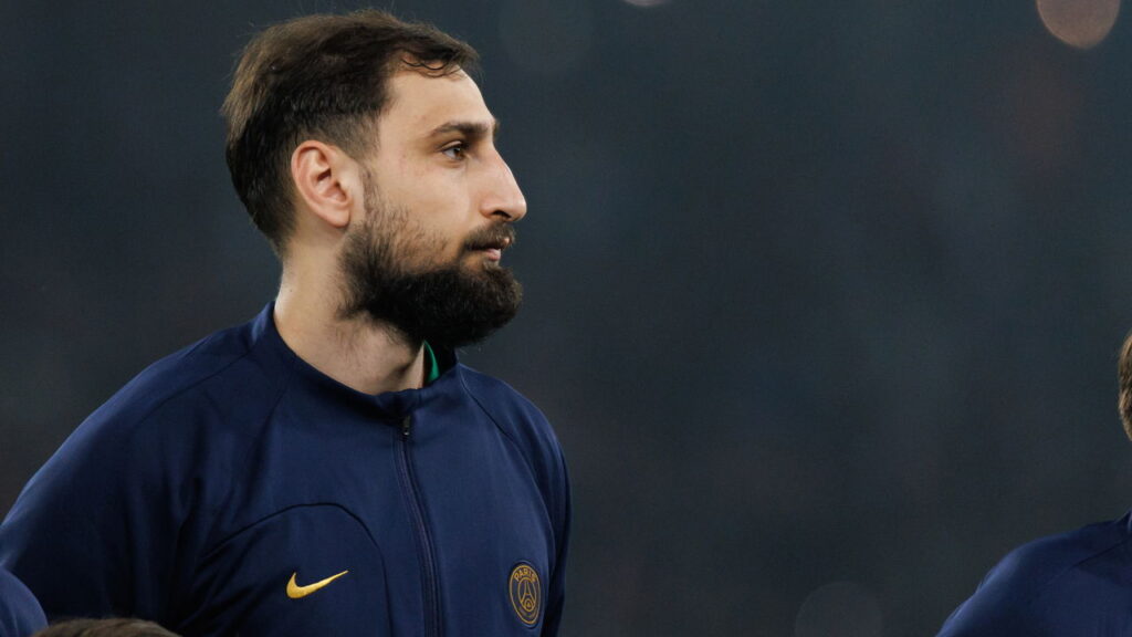 Goleiro campeão da Champions pelo PSG é excluído do time e pode sair pelas portas do fundo