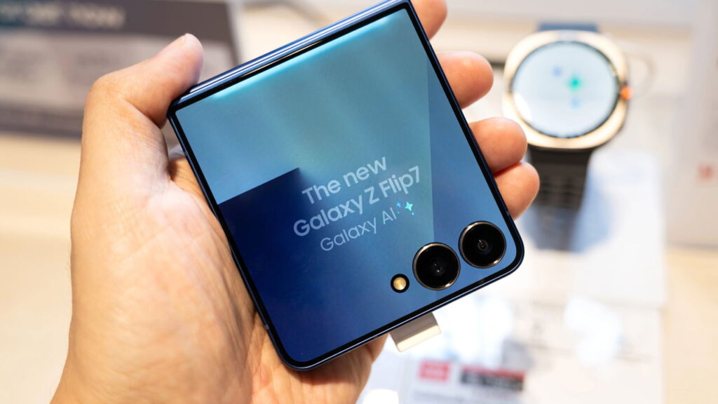 Três celulares dobráveis que são puro luxo em 2025