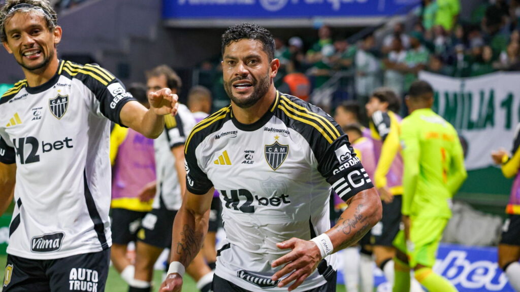 Hulk brilha e garante vitória emocionante do Atlético Mineiro