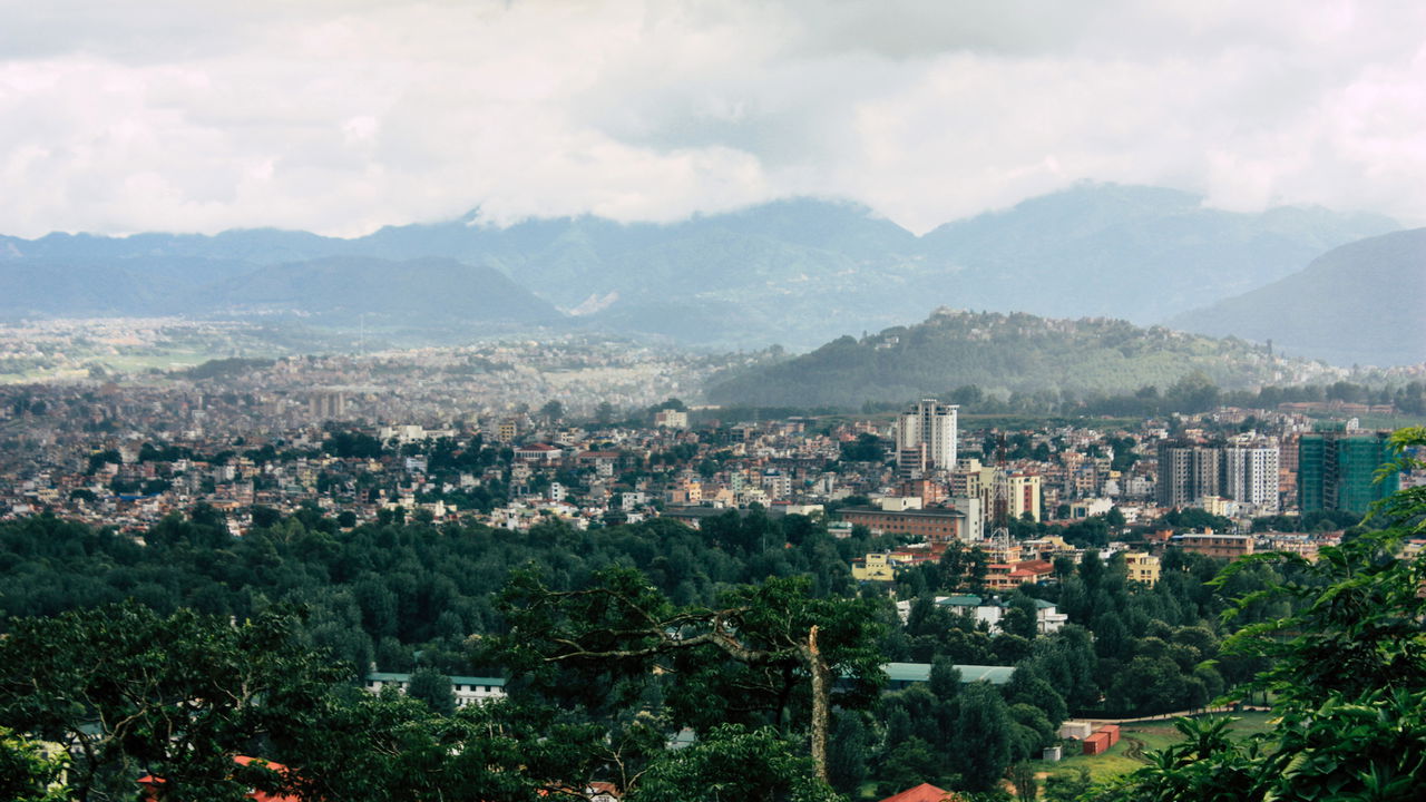 Tem algo nessa cidade que só entende quem se deixa perder pelas ruas e templos
