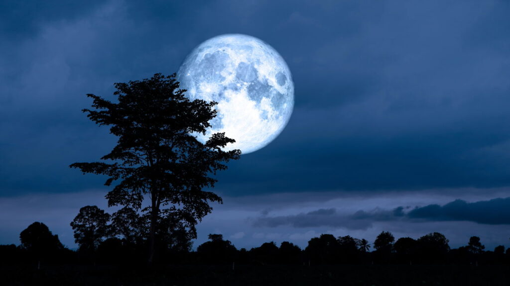 Fenômeno Raro Vai Deixar a Lua Azul e Encantar o Céu em breve