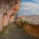 O encanto dessa cidade revela uma Itália antiga preservada em pedra