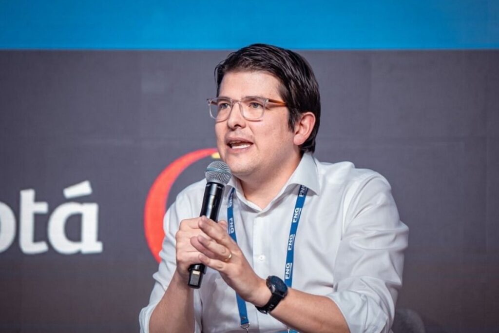 Direita ou esquerda? Conheça a trajetória política de Miguel Uribe