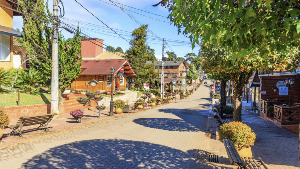 Cidade mineira vira refúgio de quem busca paz e natureza
