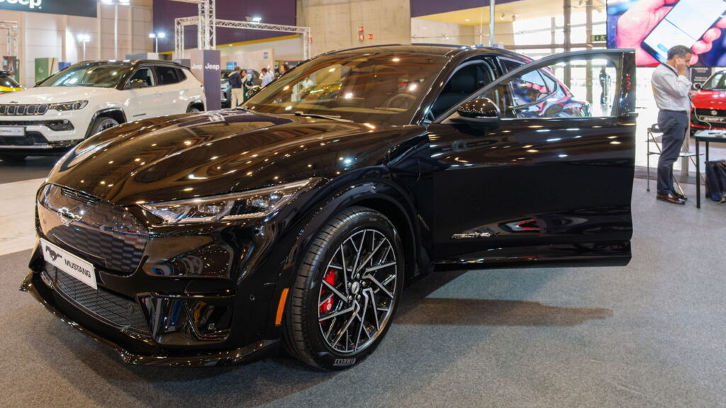 SUV elétrico da Ford redefine performance e economia de energia