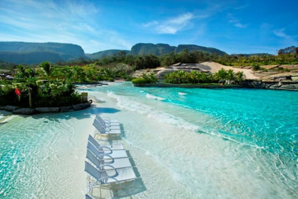 A cidade escondida em Goiás com cenários surreais