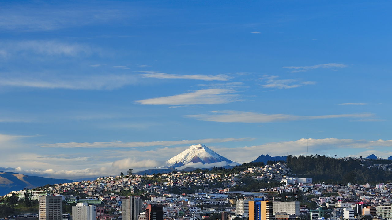 Entre nuvens e vulcões, a cidade que o mundo decidiu proteger