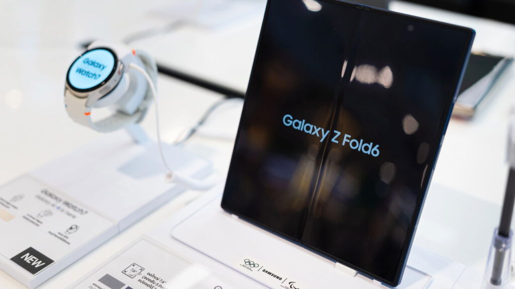 Celular dobrável vira tablet em segundos e conquista usuários
