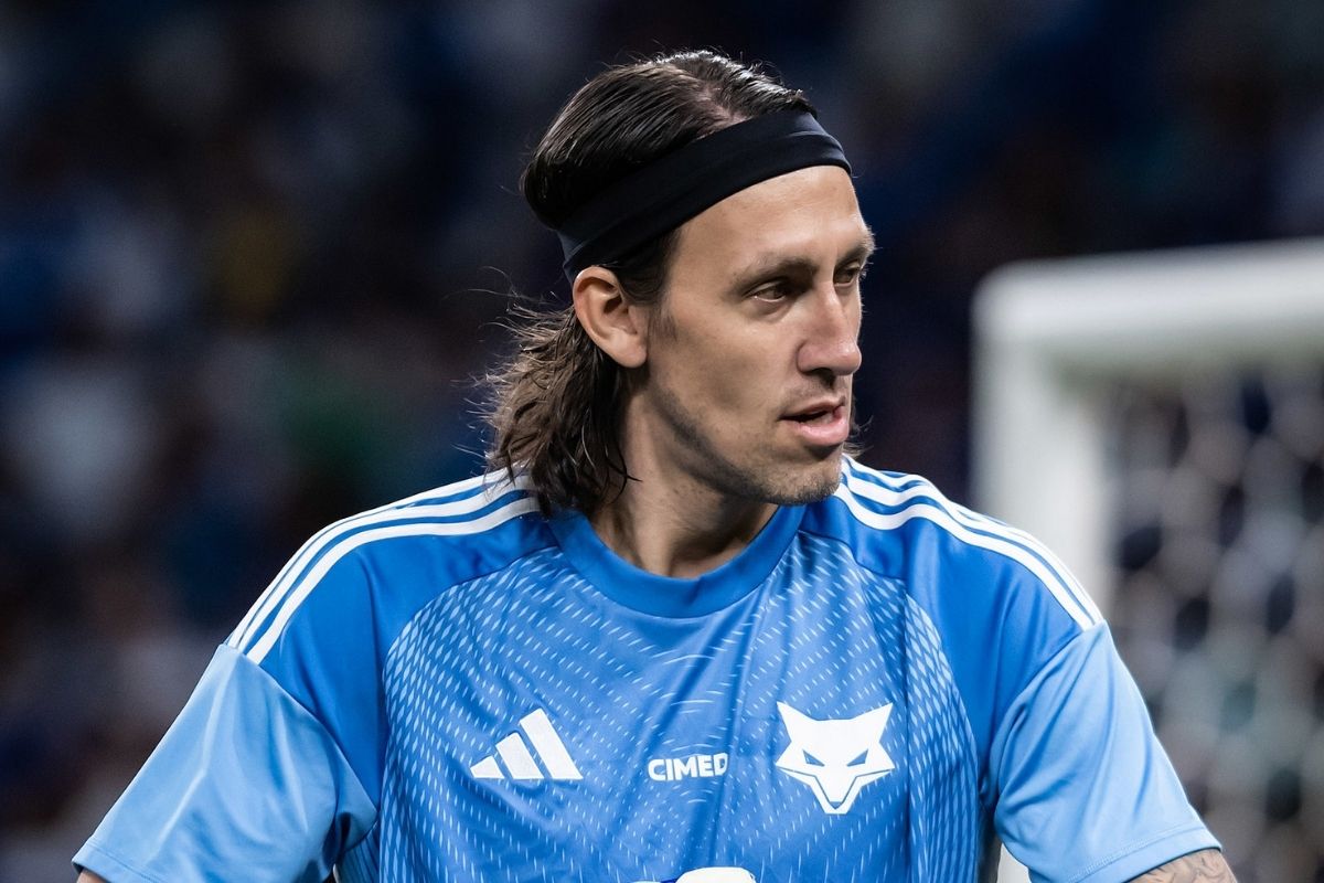 Cássio critica arbitragem e cita Neymar após derrota