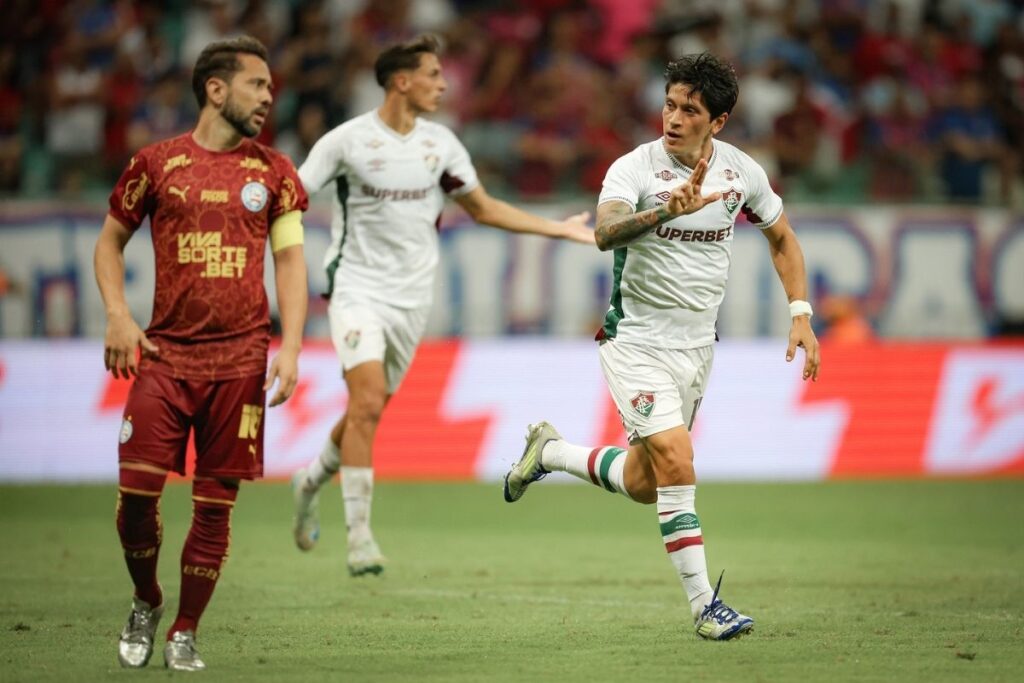 Cano comemorando gol pelo Fluminense