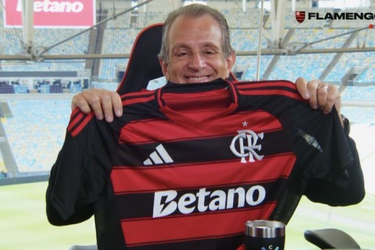 BAP com a camisa do Flamengo com novo patrocinador