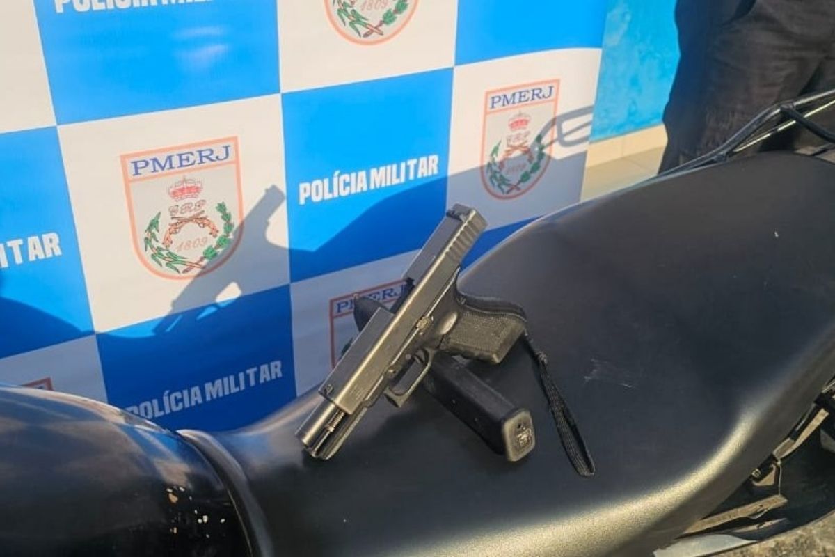 Policiais são atacados à tiros na Cidade de Deus e bandido é morto