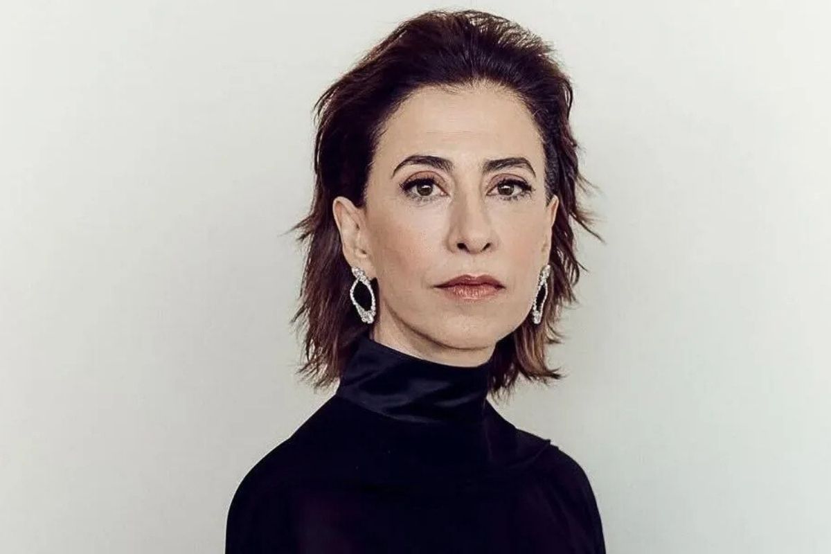 Fernanda Torres e Tilda Swinton trocam selfie no Festival de Veneza