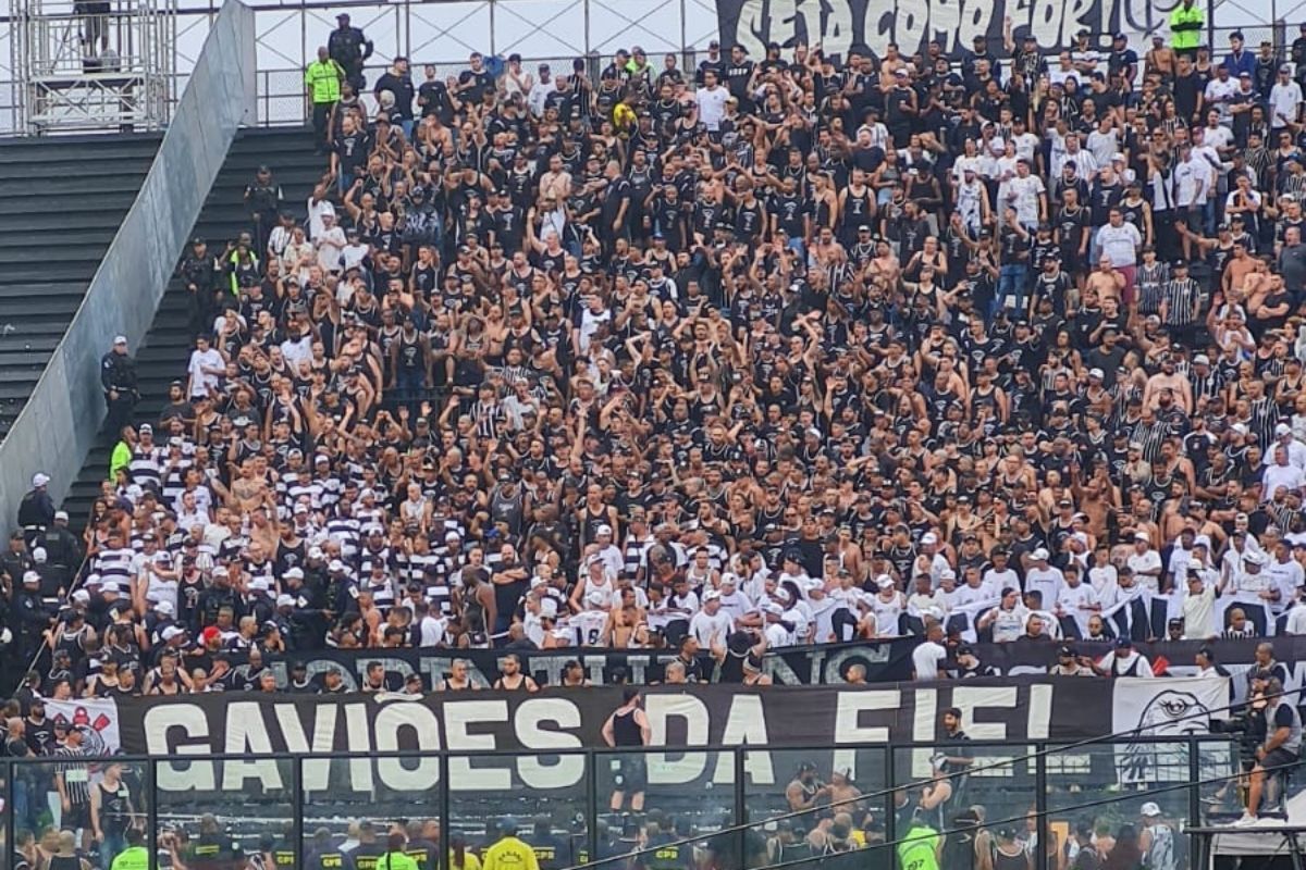 Torcida do Corinthians em São Januário