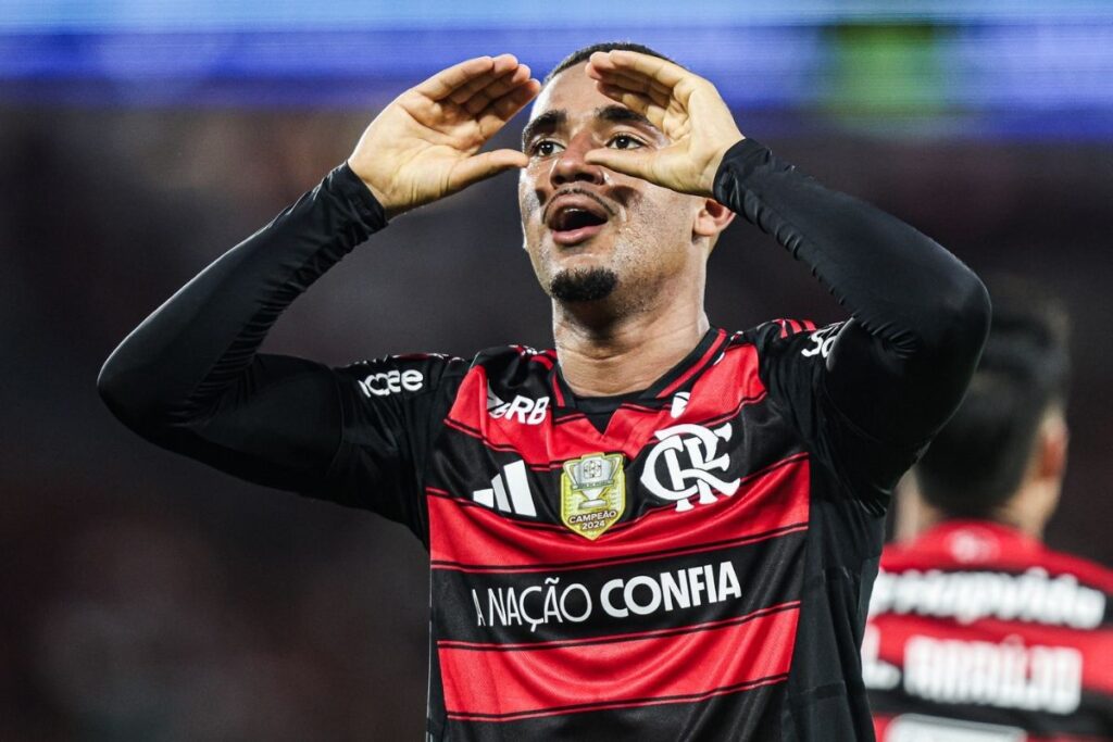 Samuel Lino comemorando o gol pelo Flamengo 