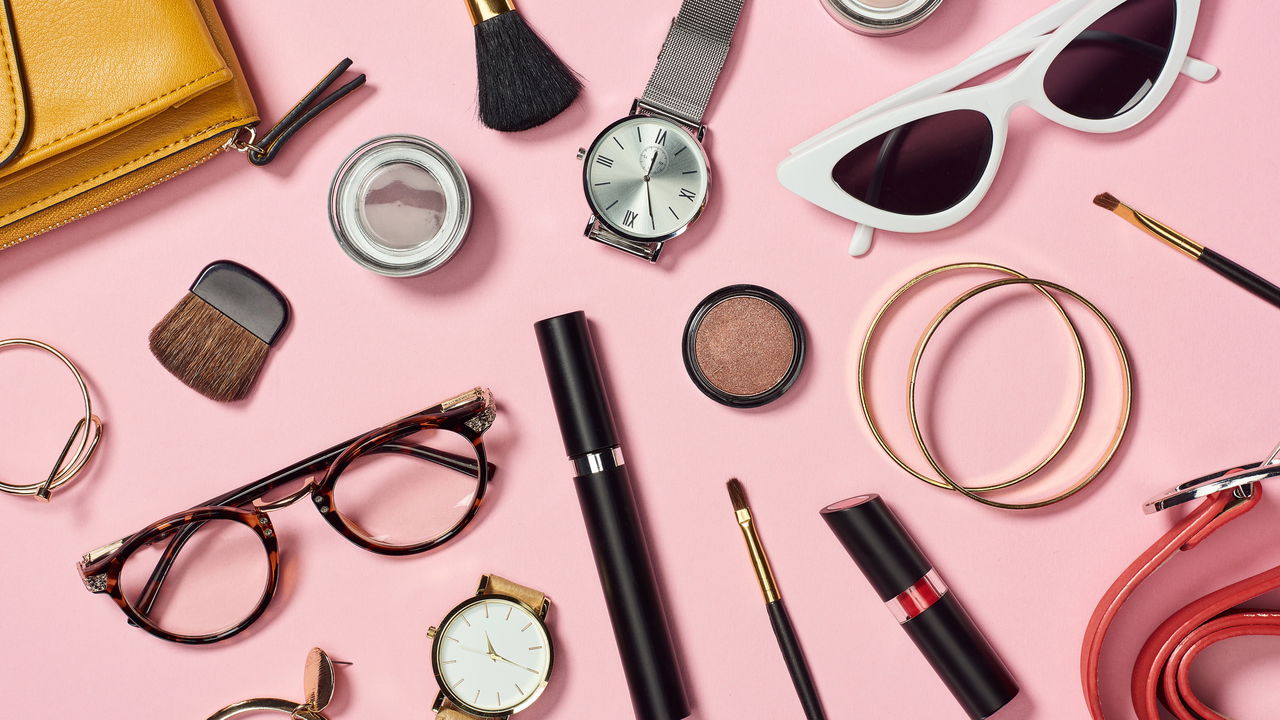 Acessórios de moda elevam qualquer look básico com estilo