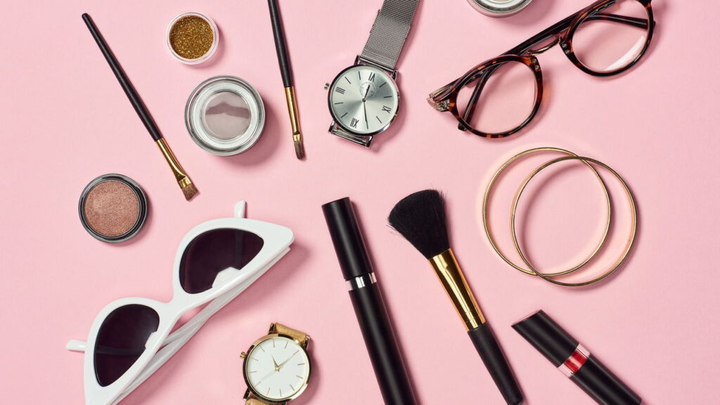 Acessórios certos transformam looks básicos com praticidade