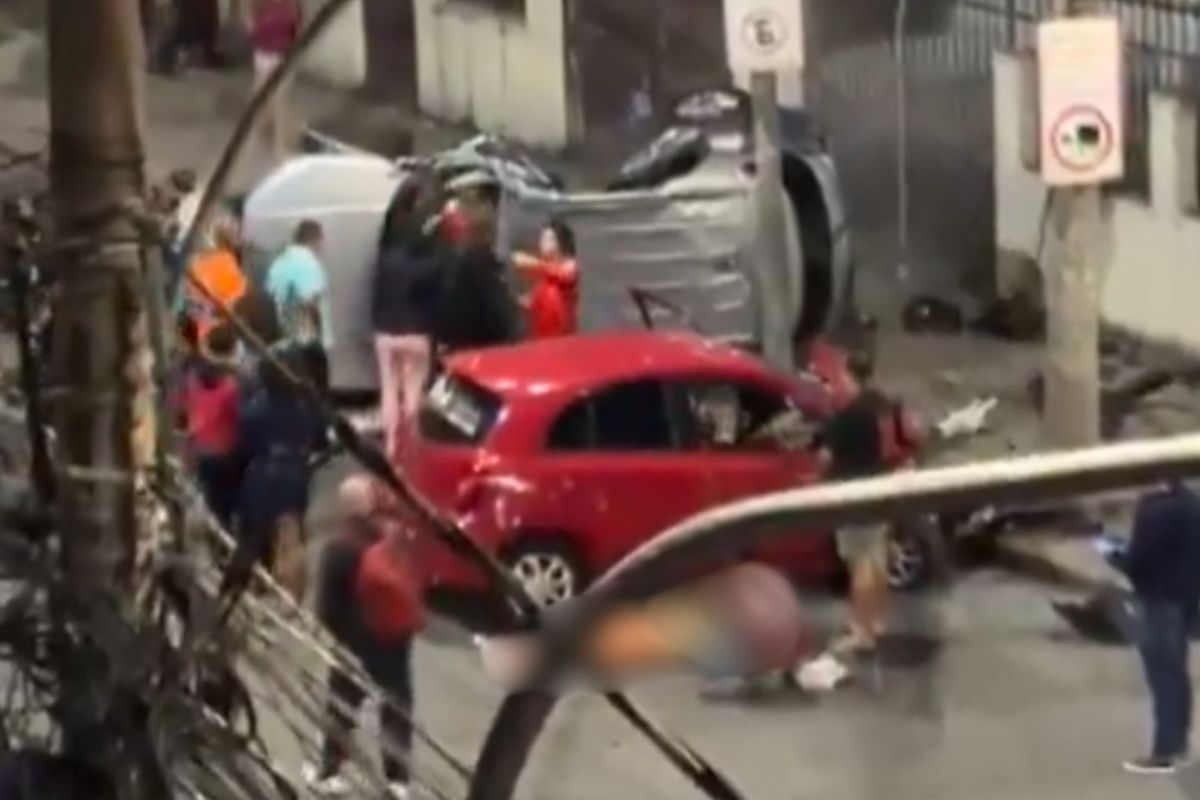 Acidente entre carros na Tijuca